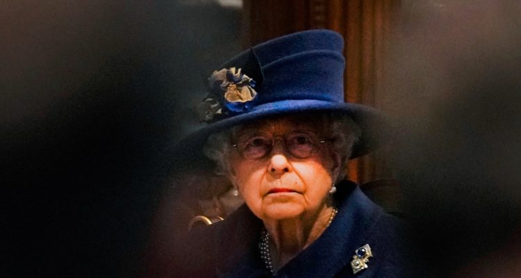 Isabel II acepta a regañadientes reposo sugerido por médicos y cancela visita a Irlanda del Norte