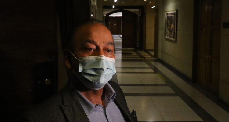 Diputado Celis renuncia al PPD y pide detener tramitación de la “Ley Celis”