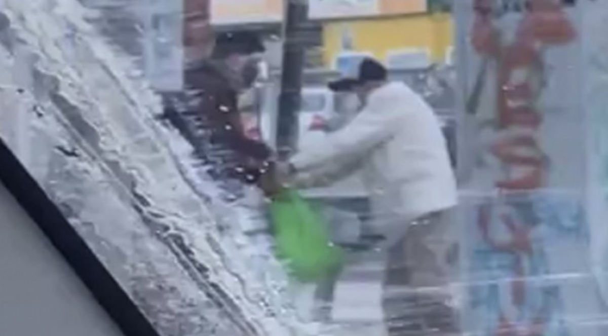 Asalto a adulto mayor discapacitado