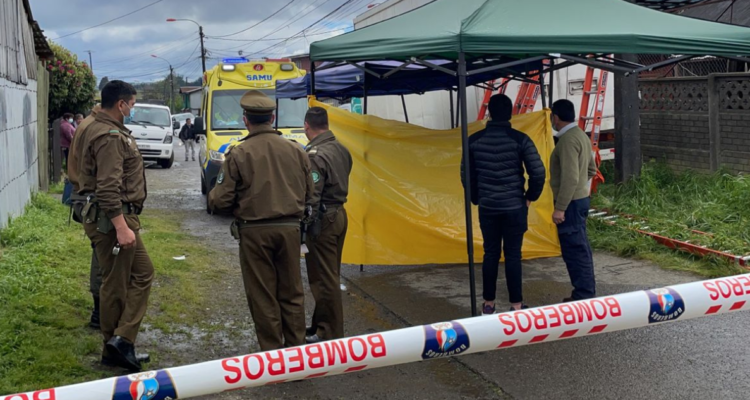 Trabajador muere electrocutado.