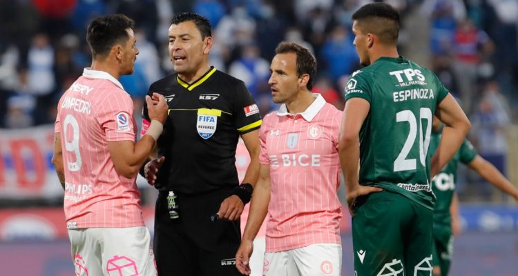 Universidad Católica vs Santiago Wanderers.