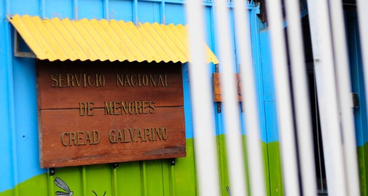 Frontis Sename Cread Galvarino en Santiago