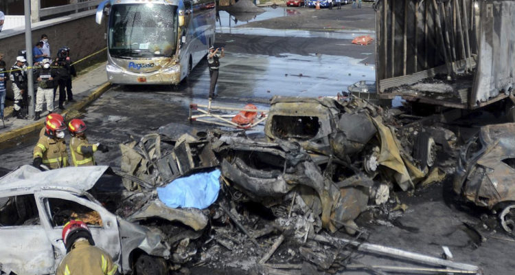 Un accidente de tránsito dejó 19 muertos en México