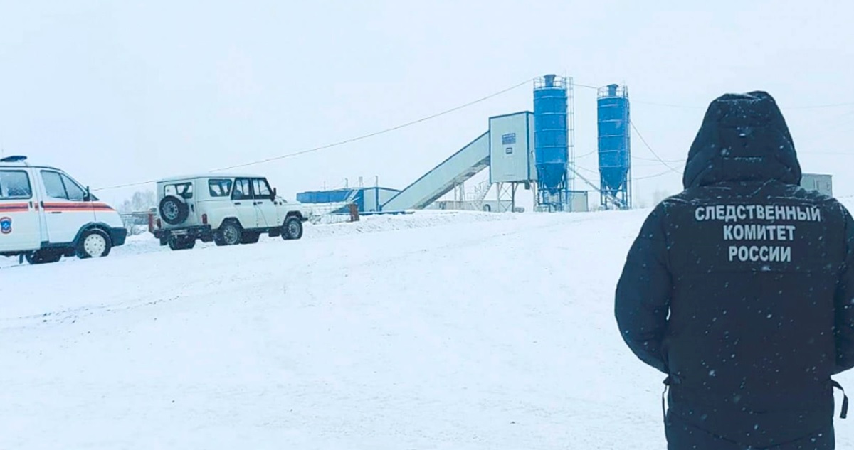 Equipos de emergencia trabajan en mina de Siberia