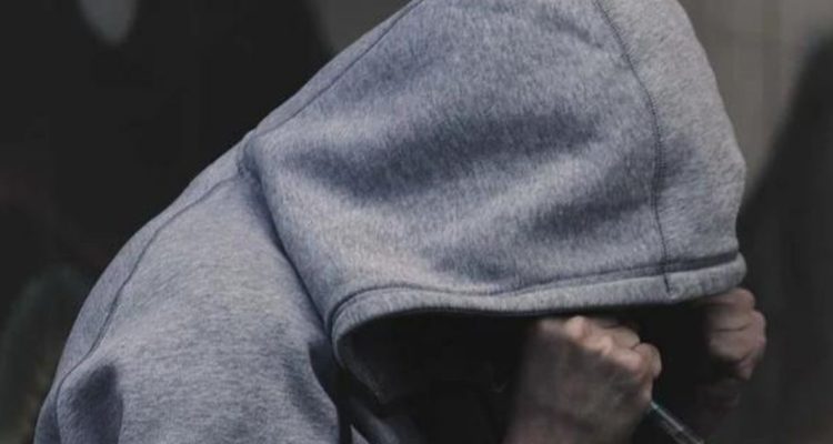 Familia pide ayuda por hijo adicto