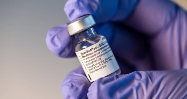 Pfizer ante variante Omicron