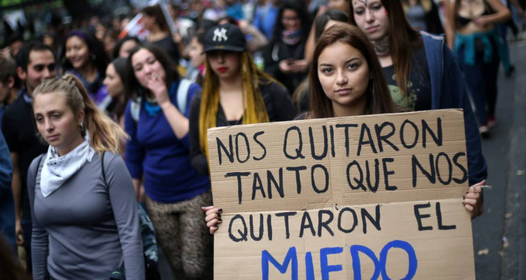 Jóvenes muestran interés en votar este domingo