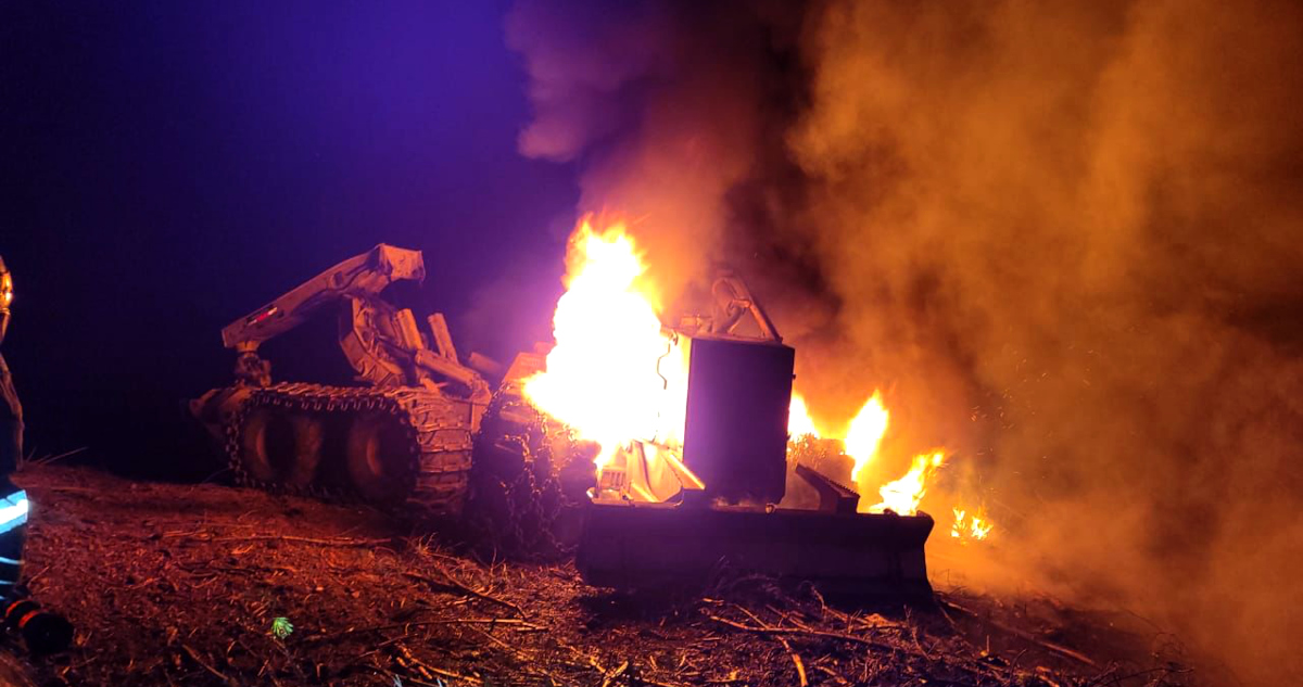 Destrucción de maquinaria forestal en atentado en la Unión
