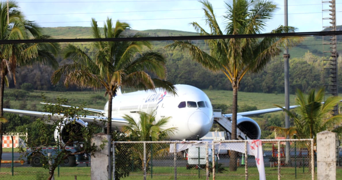 Avión en Rapa Nui