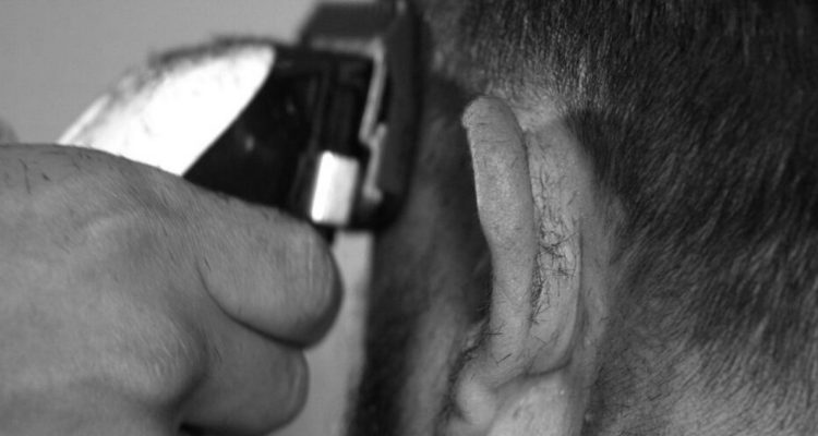 Barbero vendía droga: agente encubierto de Carabineros detuvo al hombre