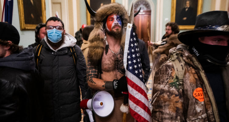 EEUU condenan al bisonte de QAnon a 41 meses de cárcel por el asalto al Capitolio