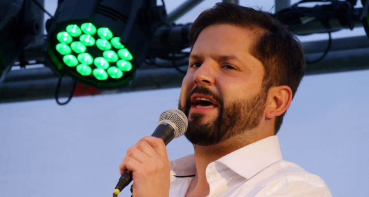 Boric se reúne con parlamentarios del PPD y PS de cara a la segunda vuelta