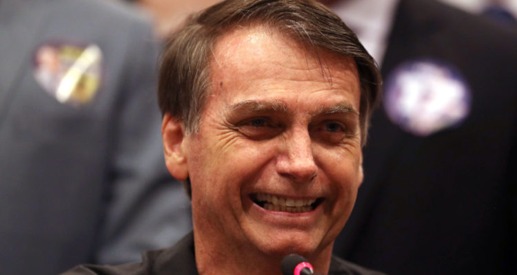 Brasil Jair Bolsonaro se concede a si mismo medalla al Mérito Científico