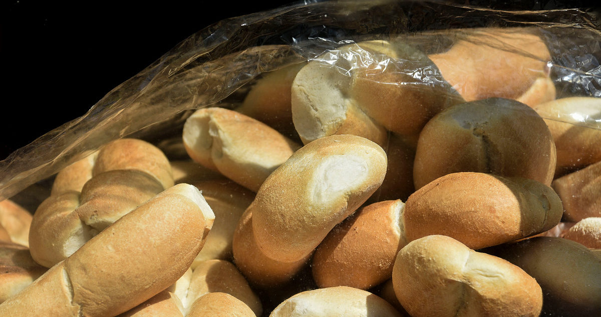 Una bolsa de marraquetas