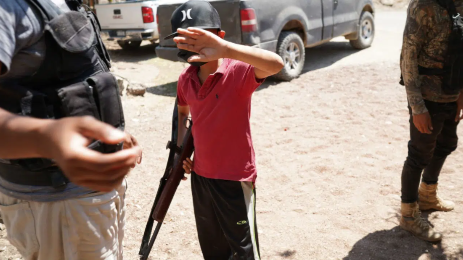 Halcones, mulas y sicarios: los niños narcos reclutados por el crimen organizado
