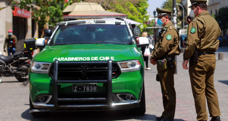 Carabineros y patrulla