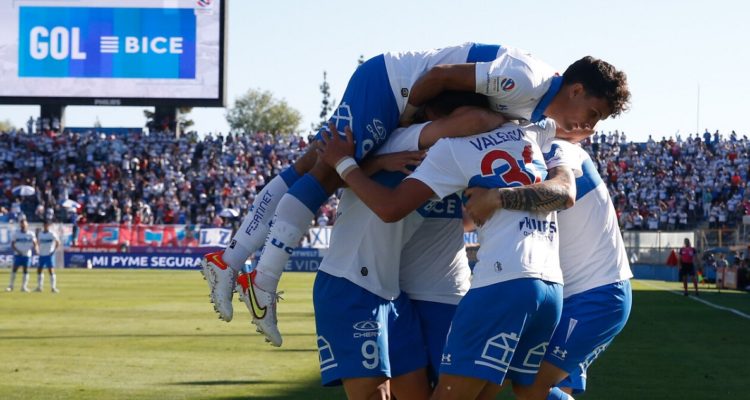 Catolica venció a Huachipato y es líder exclusivo