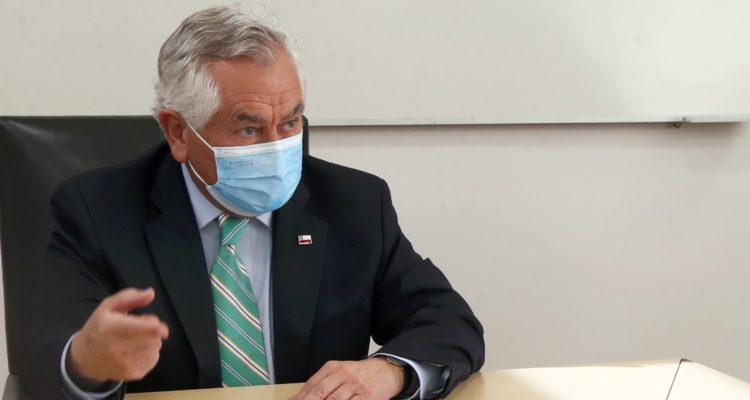 El ministro de Salud de Chile, Enrique Paris.