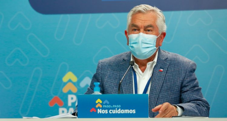 Chile anota positividad más alta desde julio en primera baja de casos en 7 miércoles por bajo testeo