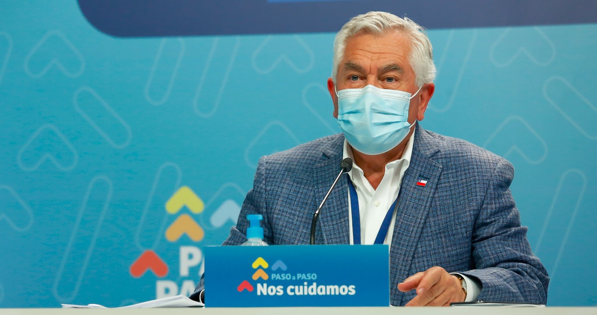 Chile anota positividad más alta desde julio en primera baja de casos en 7 miércoles por bajo testeo