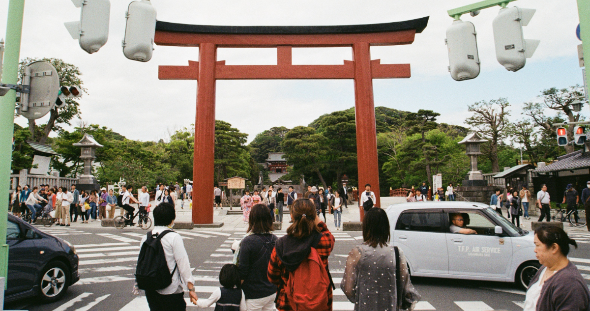 En la imagen, se ve una calle de Tokio habitada antes de la pandemia.