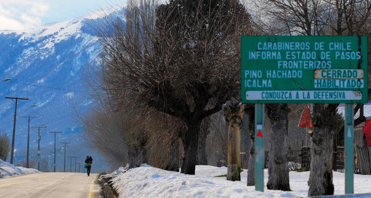 Postergación de apertura de fronteras genera pesar en chilenos y argentinos que no han podido cruzar
