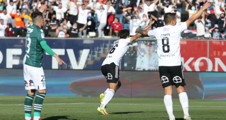 Colo Colo celebra ante Wanderers