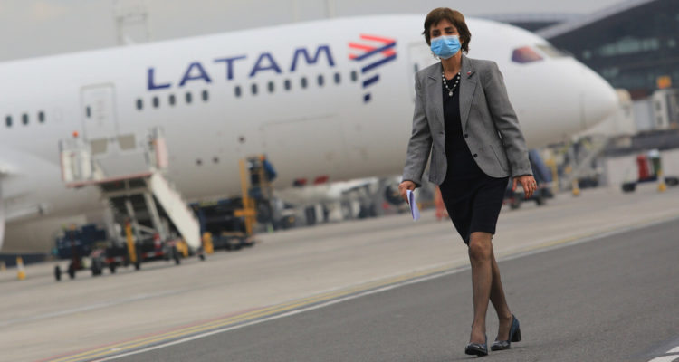 Oposicion ingresa denuncia en contraloria contra paula daza por incorporarse a campaña de Kast