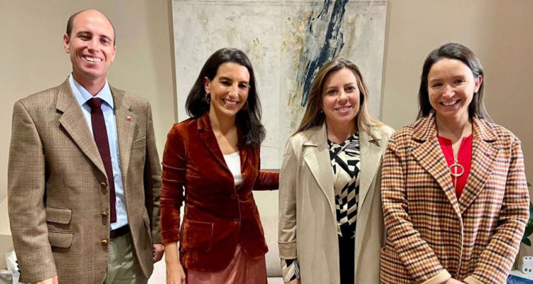 Convencionales se reunieron en Madrid con líderes de Vox para “recoger propuestas de los españoles”