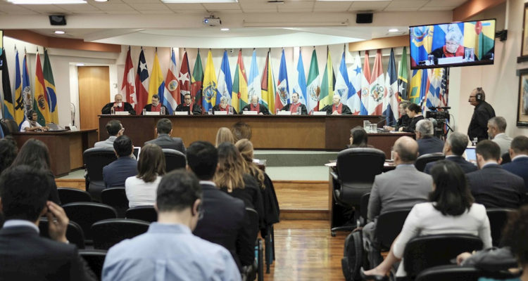 Histórico: Corte Interamericana de DDHH falló contra Chile por niña a la que MasVida negó servicio