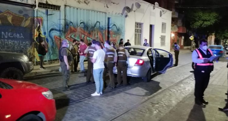 4 delincuentes baleados en Santiago: hicieron encerrona a funcionaria PDI y su pareja carabinero