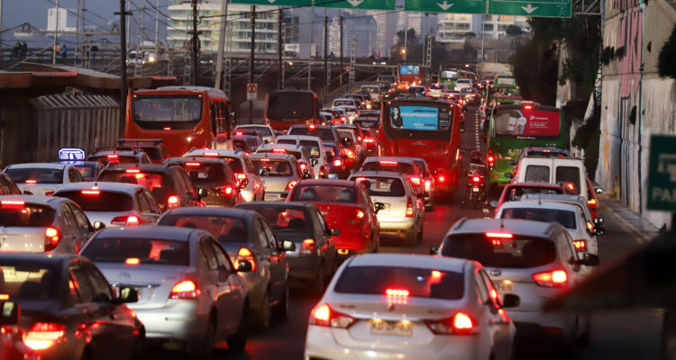 Imagen de contexto de gran congestión vehicular