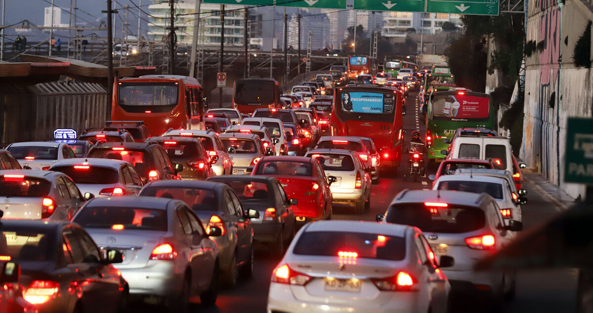 Imagen de contexto de gran congestión vehicular