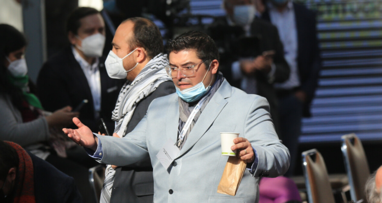 Presentan denuncia contra convencional Rodrigo Logan por micromachismo