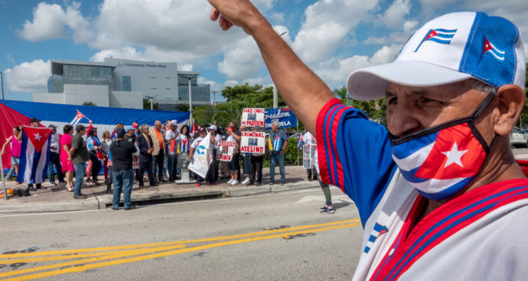 Denuncian más de 100 arrestos en Cuba para frenar las marchas del 15 de noviembre