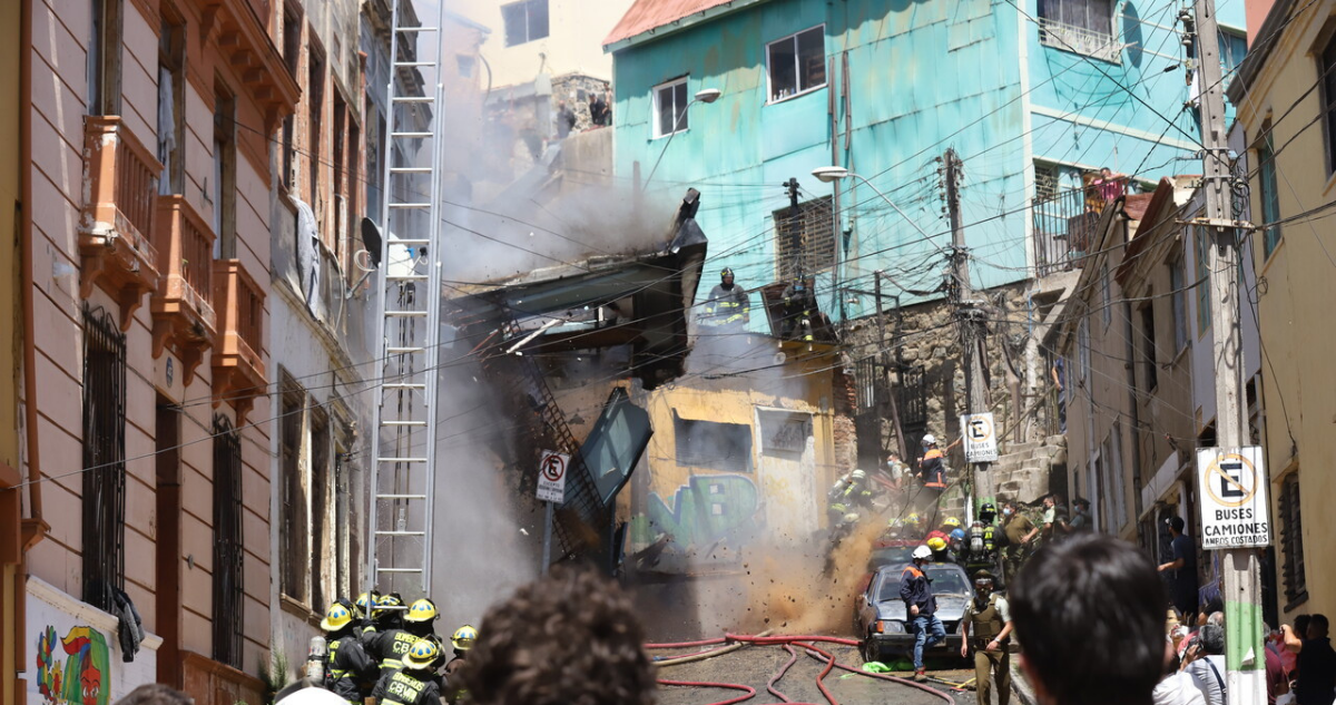 DERRUMBE DE CASA EN Valparaiso