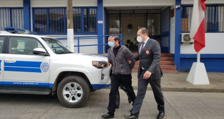 Hombre detenido acusado por poseer pornografía infantil