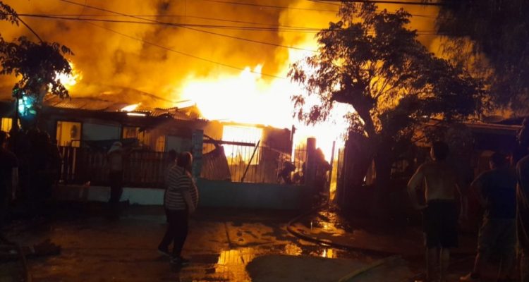 Incendio afecta a siete casas en La Florida