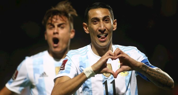 Di María celebrando