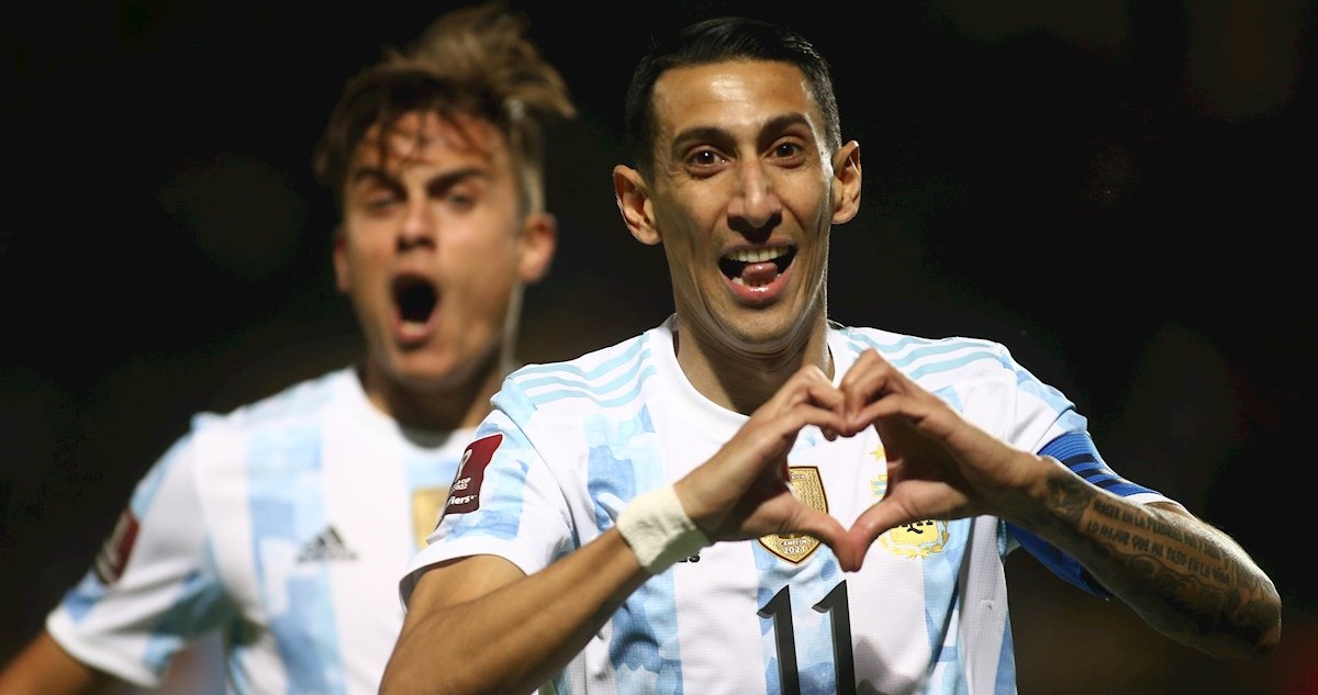 Di María celebrando