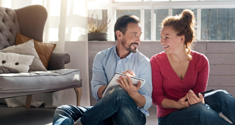 Personas tomando notas