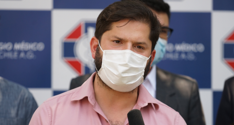 Dos oontactos estrechos de Boric por covid-19