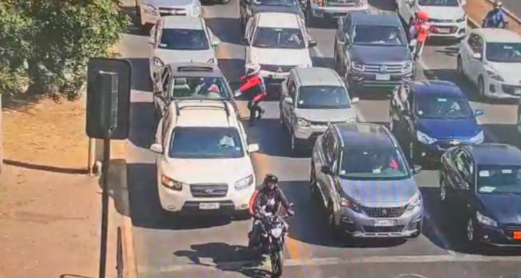 Dos detenidos por robo de auto contra una mujer en Las Condes