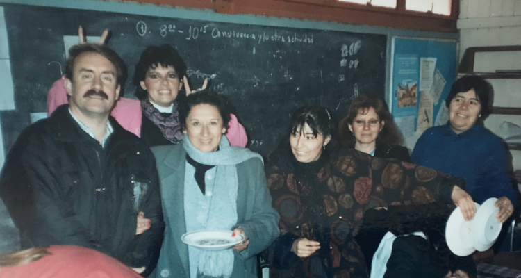 Artés y sus colegas profesoras posando, antes de un almuerzo.
