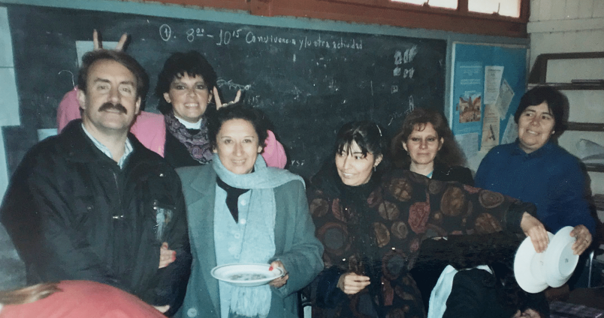 Artés y sus colegas profesoras posando, antes de un almuerzo.