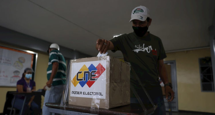 Chavismo consolida su poder con una aplastante victoria en las elecciones regionales venezolanas