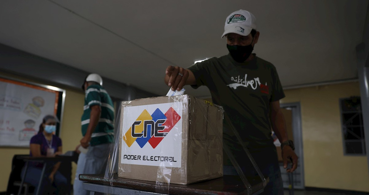 Chavismo consolida su poder con una aplastante victoria en las elecciones regionales venezolanas