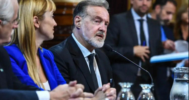 “Antiargentino y xenófobo”: embajador de Argentina en Chile critica a Kast y lo compara con Trump