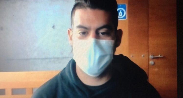 En libertad queda motociclista que atacó con cadena parabrisas de auto en Independencia