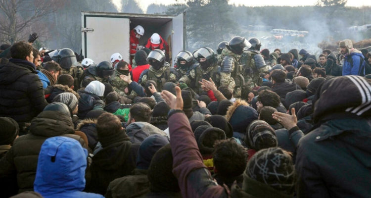 Entierran a la primera víctima de las crisis migratoria europea miles enfrentarán un crudo invierno